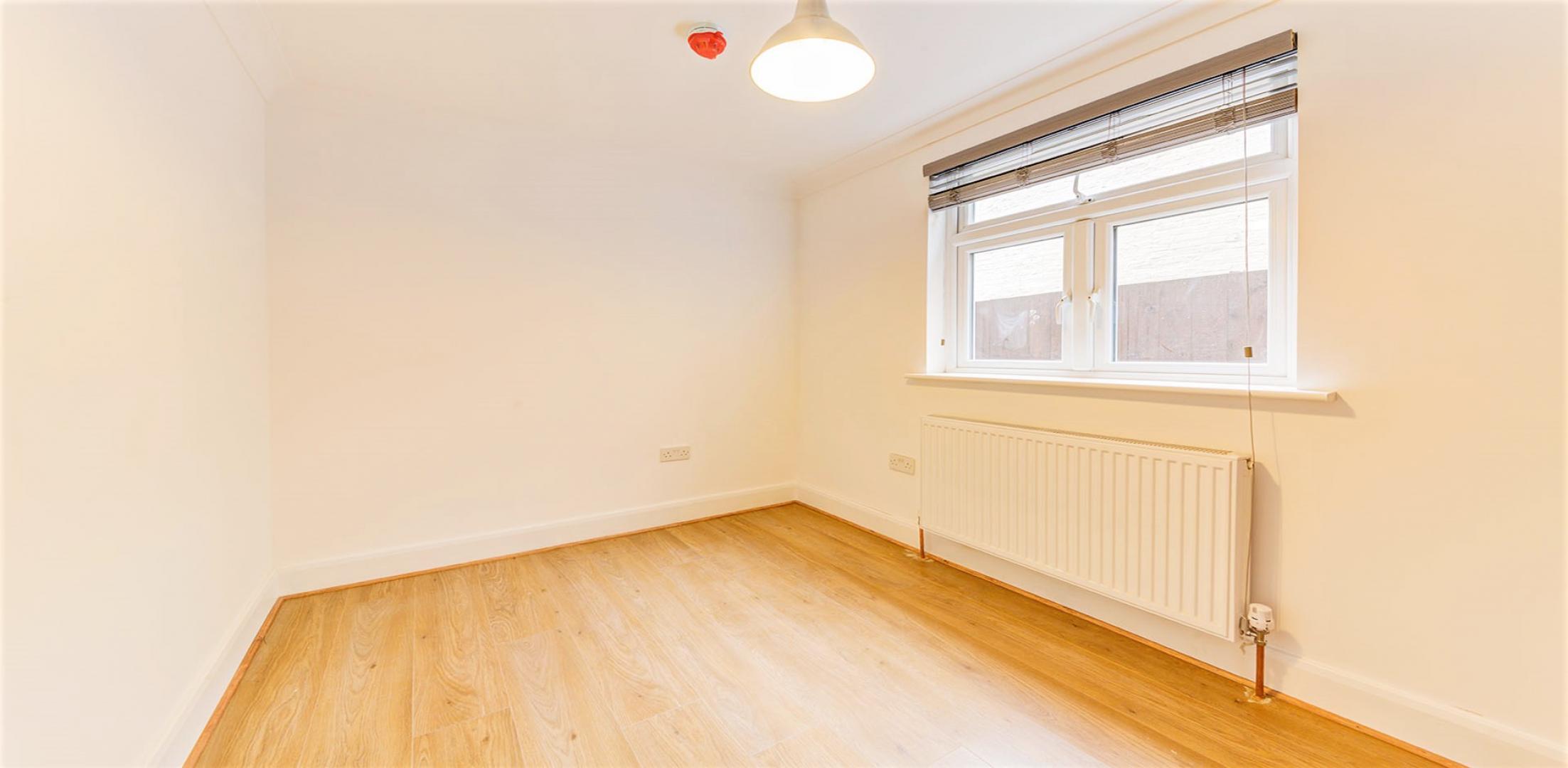 			 , 1 Bedroom, 1 bath, 1 reception Flat			 High Road, DOLLIS HILL